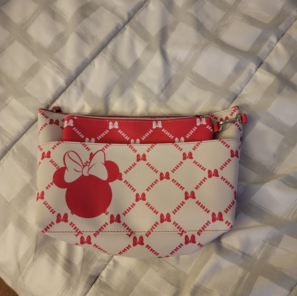 Disney Minnie Mouse travel pouch
